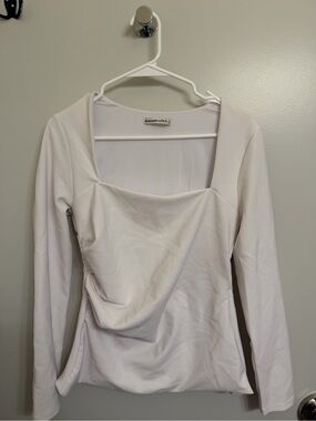 Abercrombie & Fitch Long-Sleeve Stretch Crepe Portrait Top